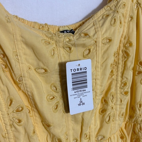Torrid Babydoll Eyelet Challis Blouse Size 2X NWT - Picture 6 of 12